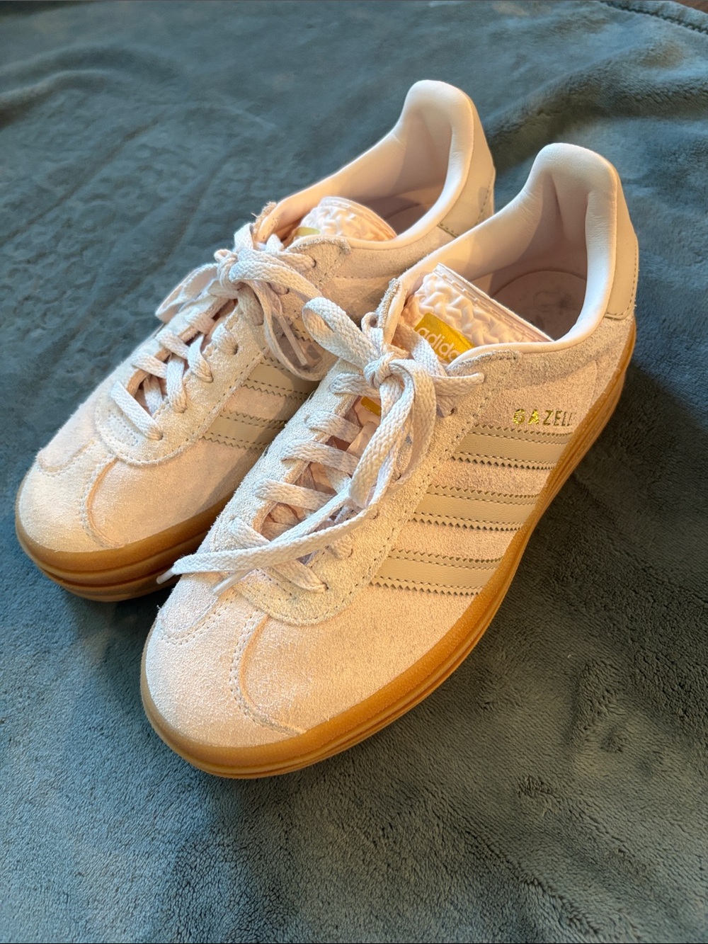 adidas girls Light Pink Suede Sneakers with Gum Sole